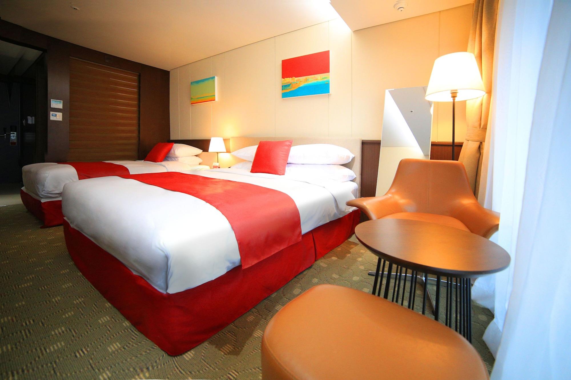 Ramada By Wyndham Jeju Hamdeok Hotel Exterior photo