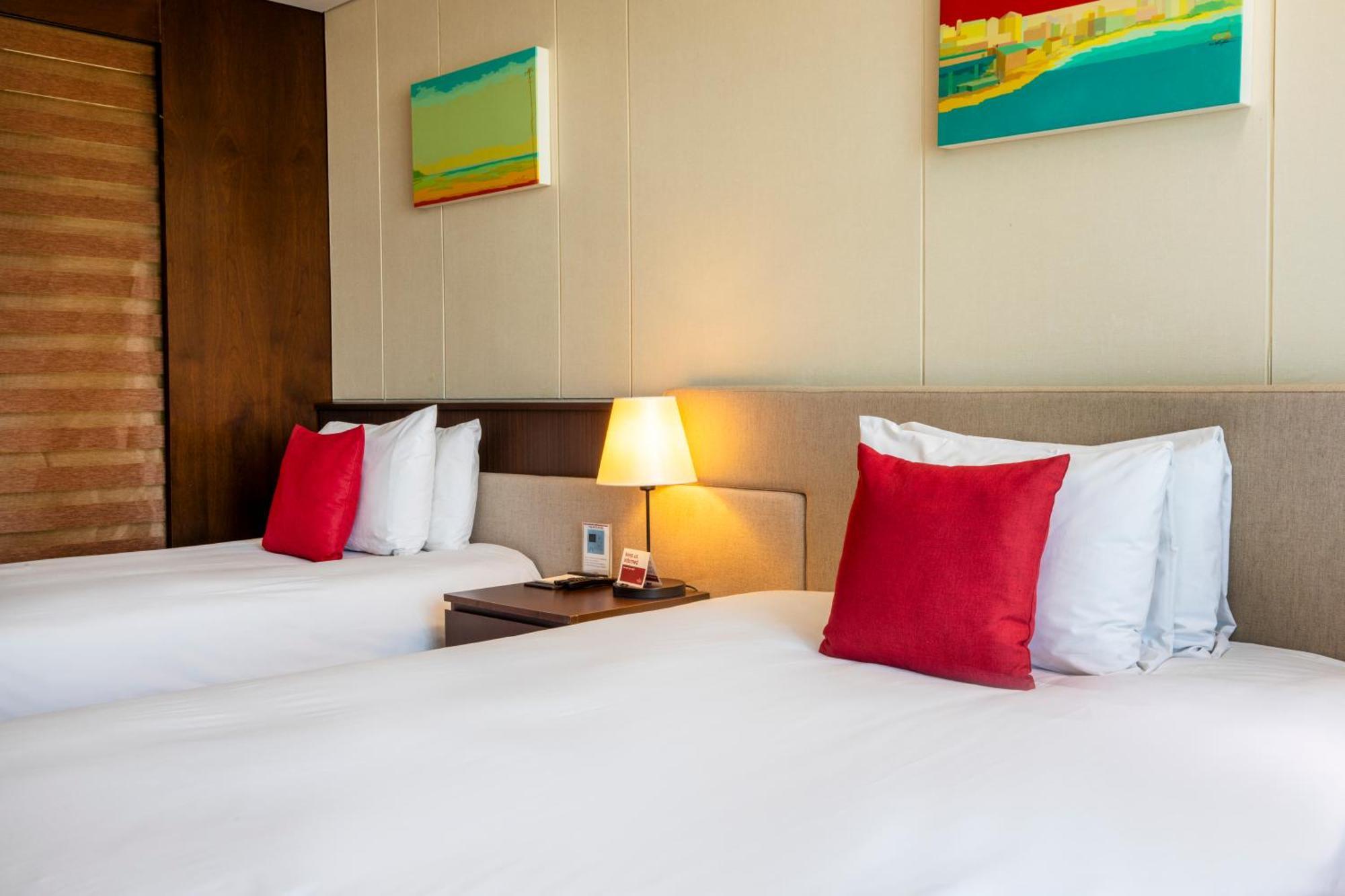 Ramada By Wyndham Jeju Hamdeok Hotel Exterior photo