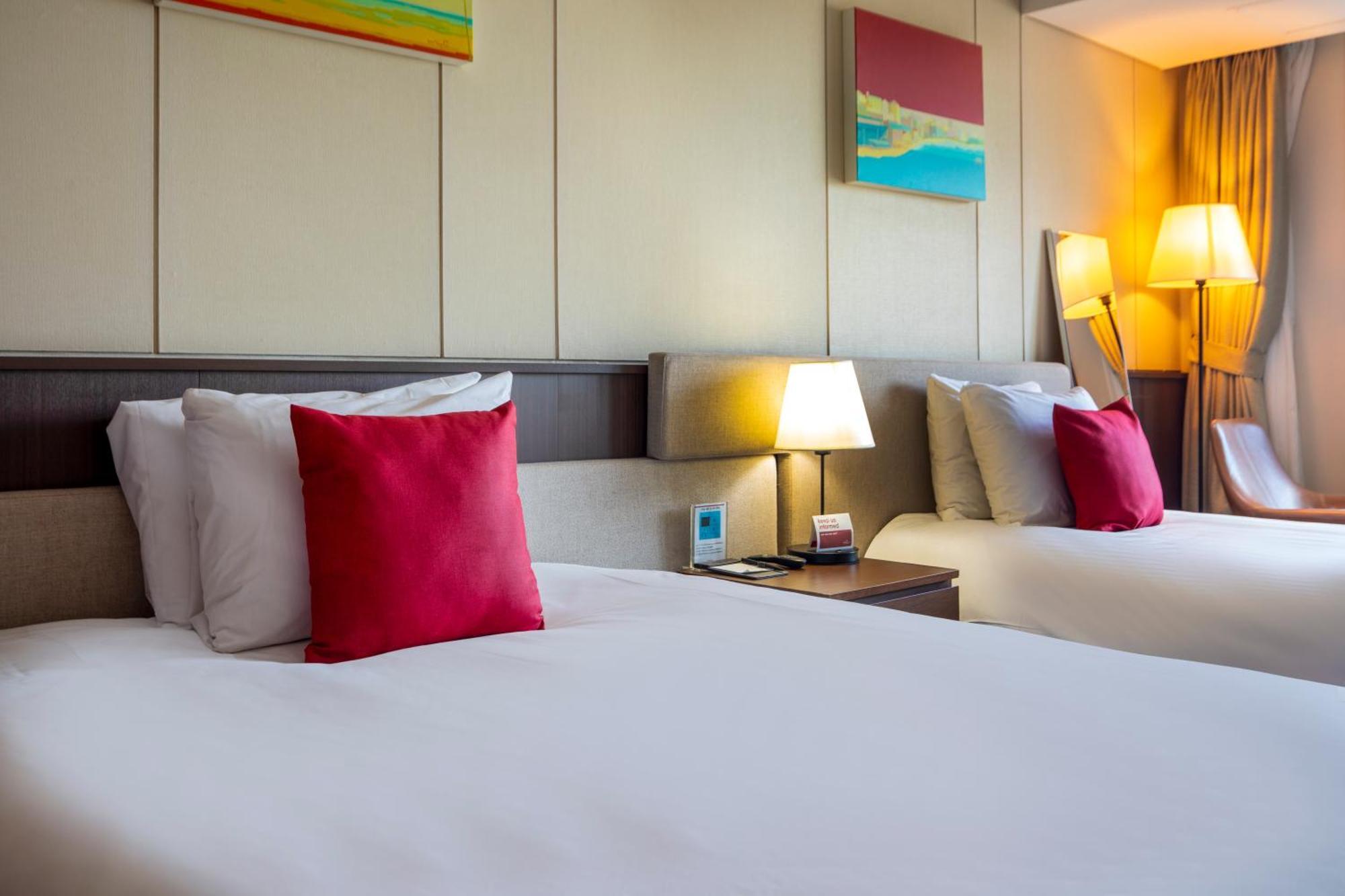 Ramada By Wyndham Jeju Hamdeok Hotel Exterior photo
